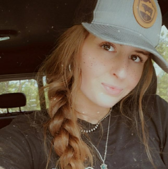 Meet your Posher, Hailie - Picture 4 of 10